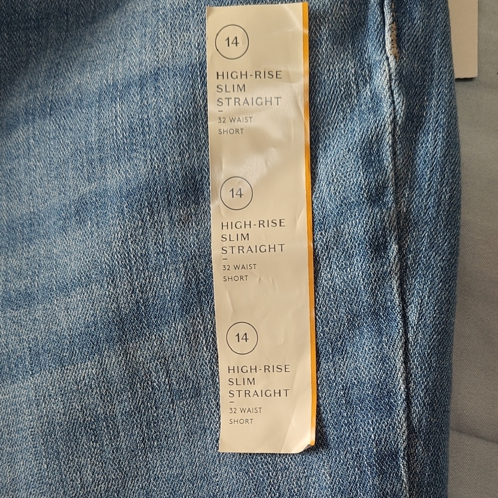 Universal Thread High Rise Light Blue Jeans - Picture 2 of 5